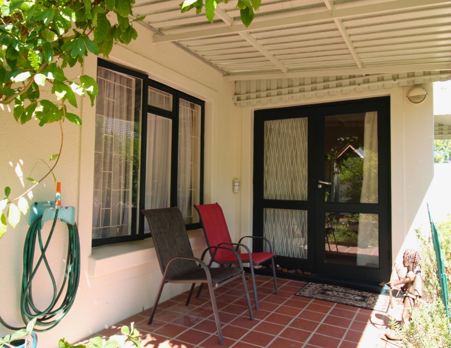 To Let 3 Bedroom Property for Rent in Onder Papegaaiberg Western Cape